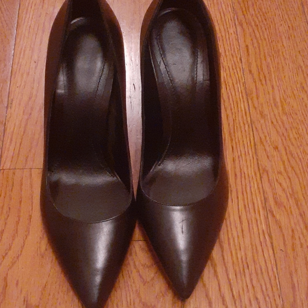 CLOSET clearance - Picture 3 of 6